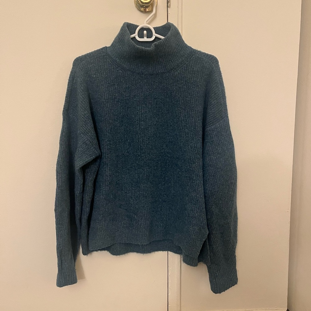 Abercrombie & Fitch Blue sweater